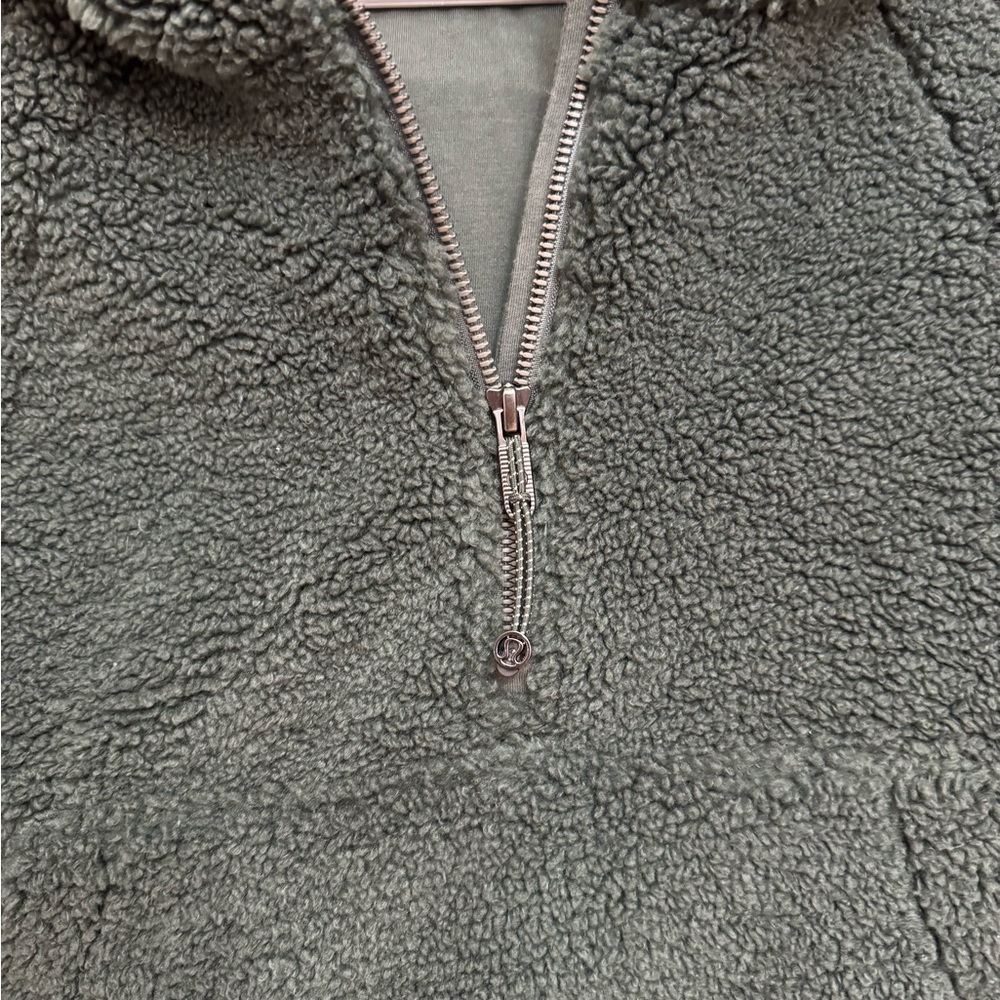 Lululemon Scuba Sherpa Hoodie Olive Green - Picture 3 of 6